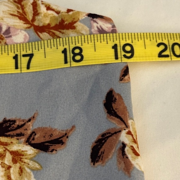 The Buckle Daytrip - Floral Sleeveless Blouse - Picture 7 of 7